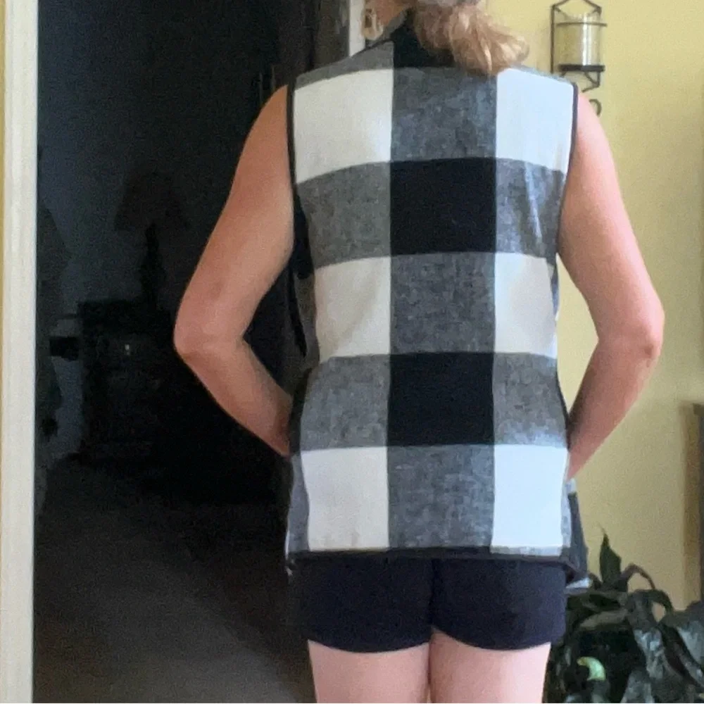 Women's Sherpa/Fleece Vest with Cowl Neck Collar and Flannel Print - Picture 3 of 7